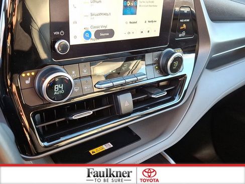 Certified 2023 Toyota Highlander L image 16