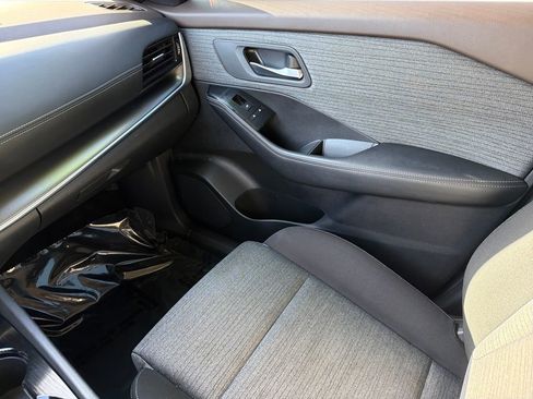 Used 2022 Nissan Rogue SV FWD image 30