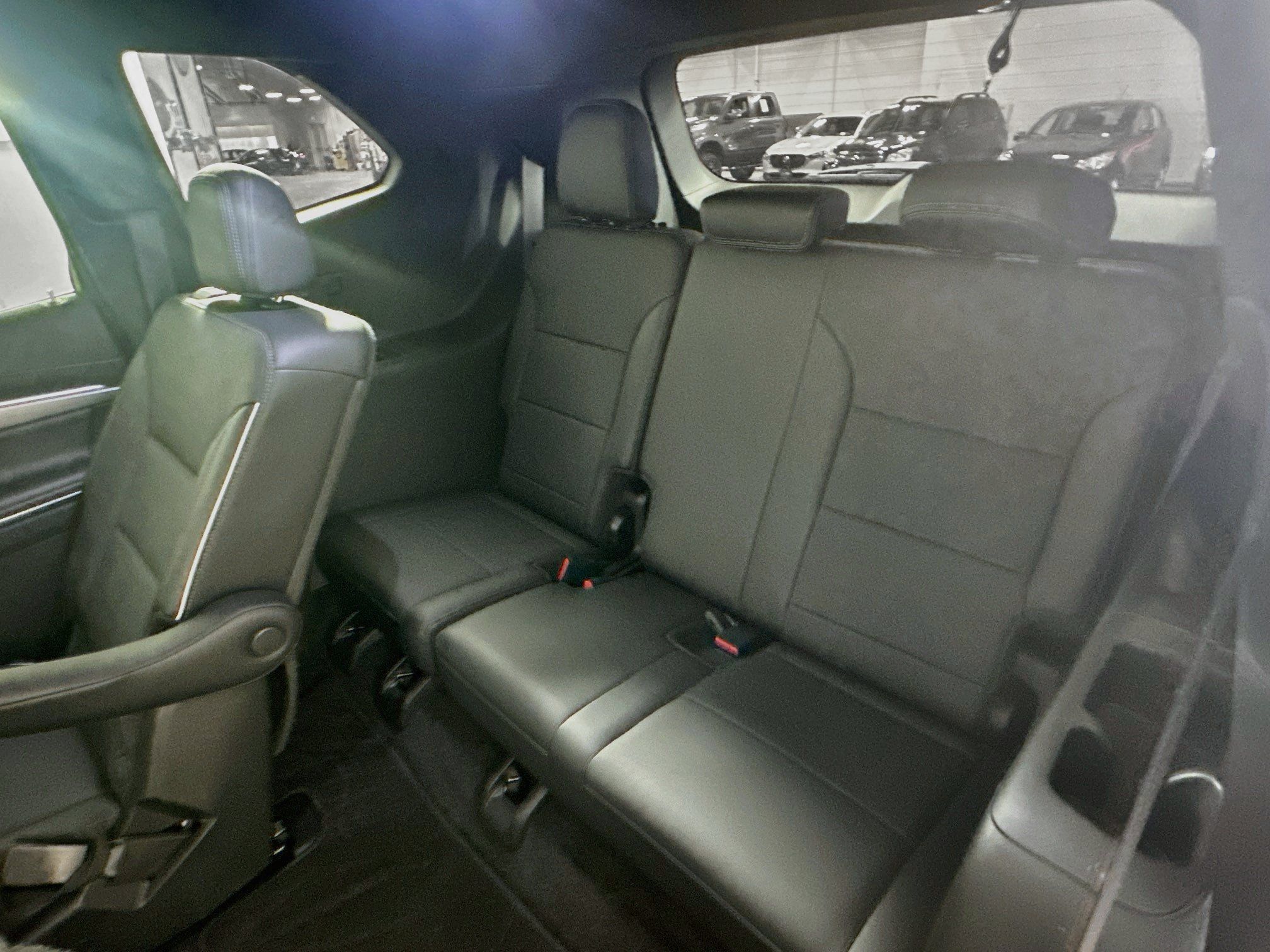 Used 2025 Buick Enclave Preferred FWD image 29
