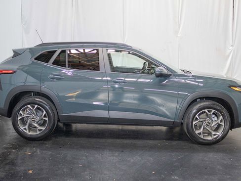 New 2026 Chevrolet Trax LT w/ Driver Confidence Package image 4