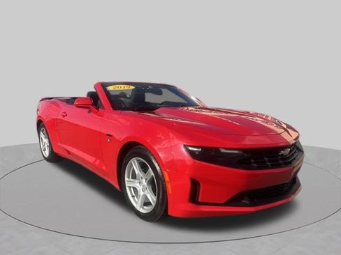 Used 2019 Chevrolet Camaro LT RWD image 8