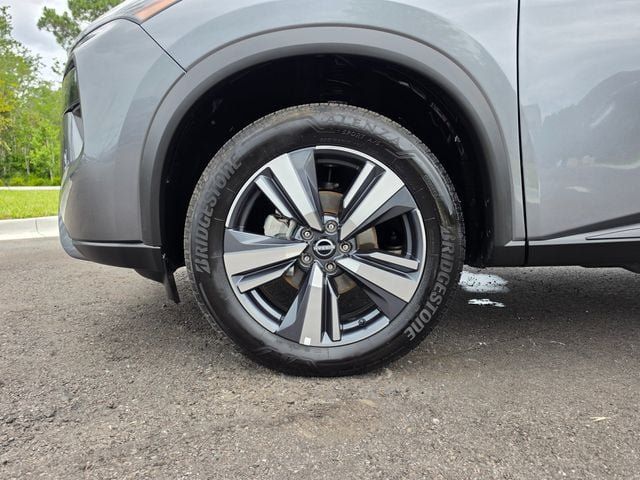 Used 2026 Nissan Rogue SL FWD image 14