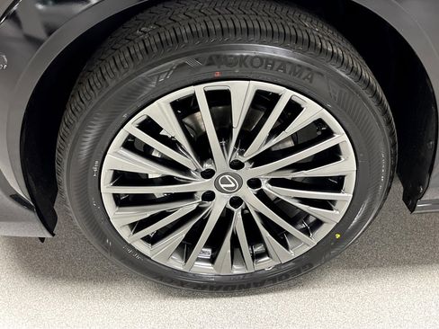 New 2026 Lexus RZ 450e AWD image 37