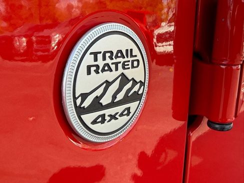 Used 2021 Jeep Wrangler Unlimited Sahara w/ Uconnect 4C Nav & Sound Group AWD/4WD image 34