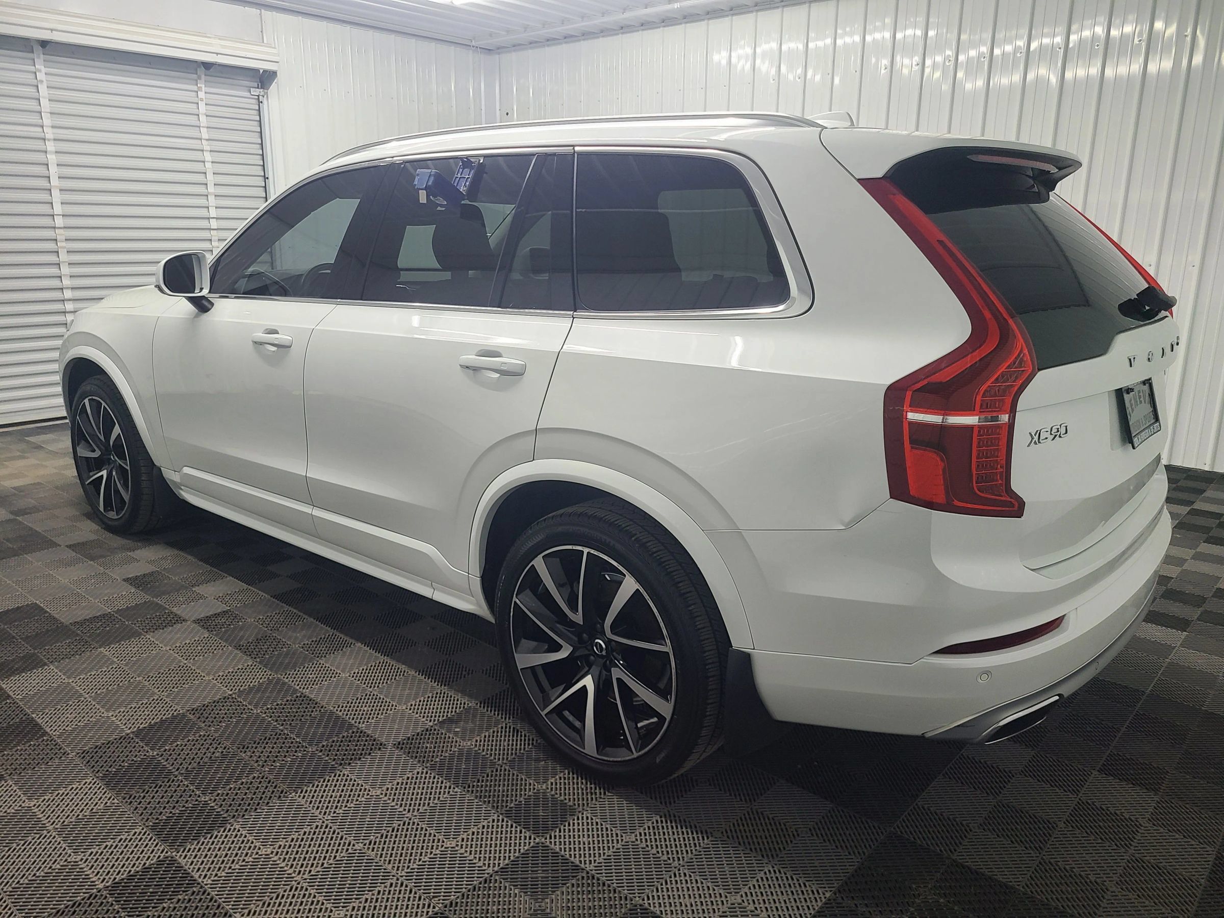 Used 2020 Volvo XC90 T6 Momentum AWD/4WD image 9