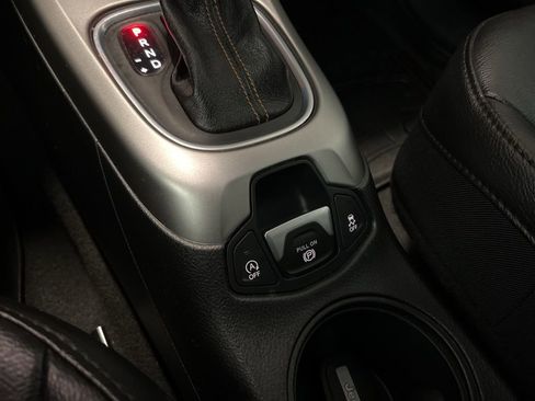Used 2020 Jeep Compass Latitude w/ Cold Weather Group AWD/4WD image 15