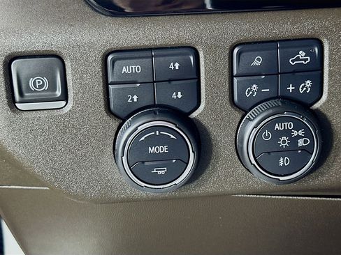 Used 2023 Chevrolet Silverado 1500 LTZ image 22