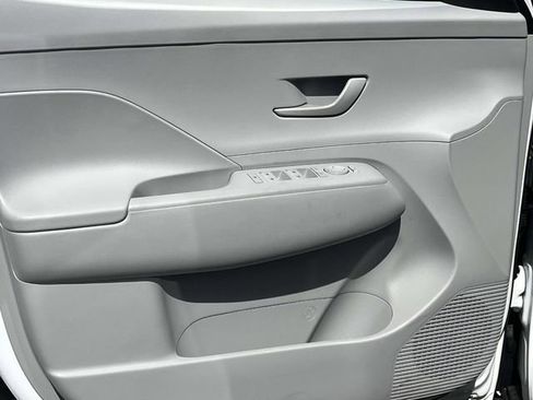 Certified 2025 Hyundai Kona SE image 23