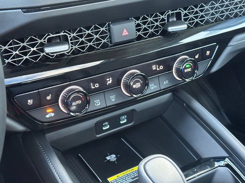 Used 2025 Honda Accord Touring image 19