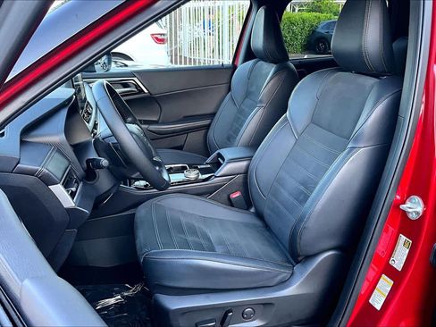 Used 2025 Mitsubishi Outlander SE AWD/4WD image 7