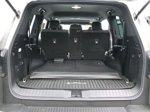Used 2024 Lexus LX 600 F Sport image 9