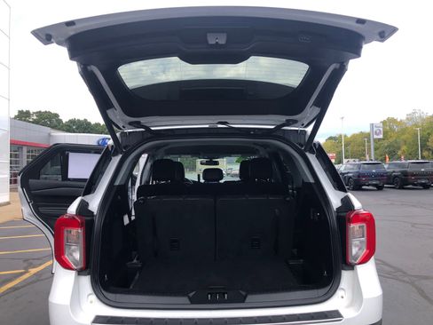 Used 2023 Ford Explorer Limited image 32