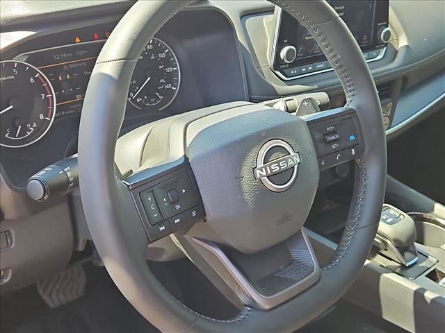 Used 2026 Nissan Rogue SV FWD image 9
