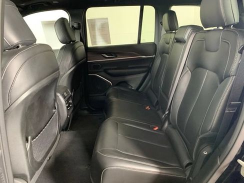 Used 2024 Jeep Grand Cherokee Limited 4xe AWD/4WD image 9