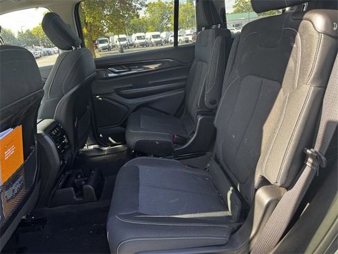 Certified 2023 Jeep Grand Cherokee L Laredo image 21