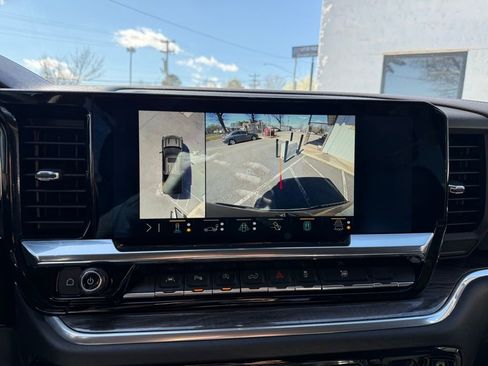 Used 2023 Chevrolet Silverado 1500 LTZ image 9