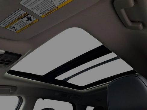 Used 2025 Nissan Pathfinder Platinum w/ Black Appearance Package image 20