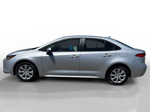 Used 2023 Toyota Corolla LE FWD image 2