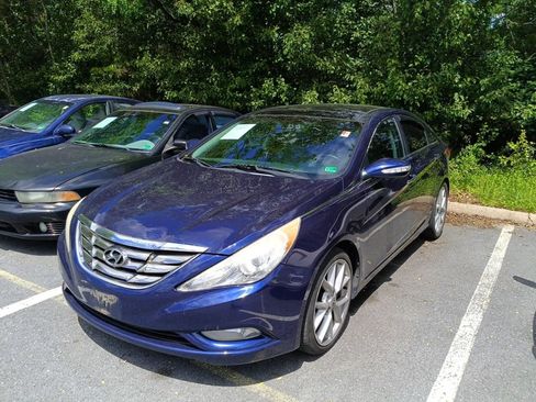 Used 2012 Hyundai Sonata Limited w/ Navigation Pkg FWD image 2