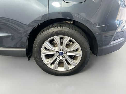 Used 2022 Ford Edge Titanium AWD/4WD image 29