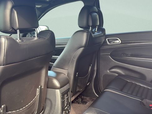 Used 2018 Jeep Grand Cherokee Limited AWD/4WD image 25