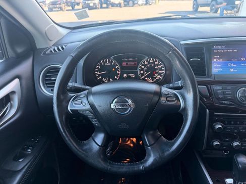 Used 2014 Nissan Pathfinder Platinum w/ Platinum Premium Package AWD/4WD image 11