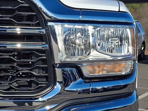 Used 2024 RAM 2500 Tradesman w/ Chrome Appearance Group image 9