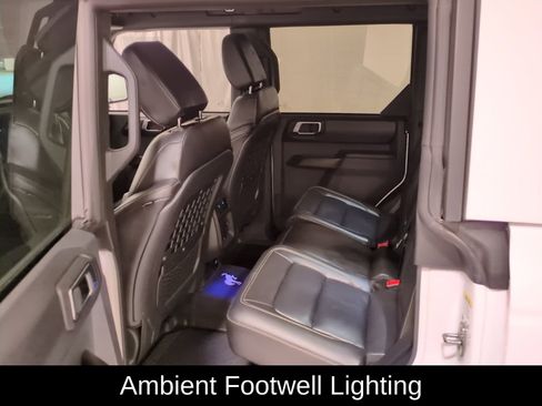 Used 2025 Ford Bronco Badlands image 14