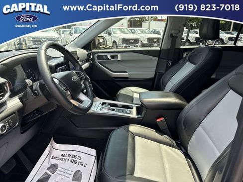 Certified 2022 Ford Explorer XLT w/ Equipment Group 202A image 17