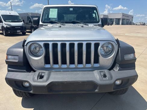 Used 2022 Jeep Wrangler Unlimited Sport AWD/4WD image 2
