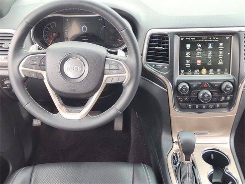 Used 2017 Jeep Grand Cherokee Limited w/ Luxury Group II image 24