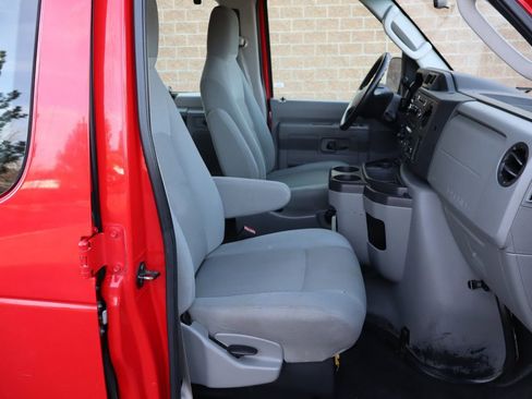 Used 2009 Ford E-350 and Econoline 350 Extended Wagon Super Duty image 23