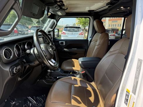 Used 2022 Jeep Wrangler Unlimited Sahara w/ Cold Weather Group AWD/4WD image 14