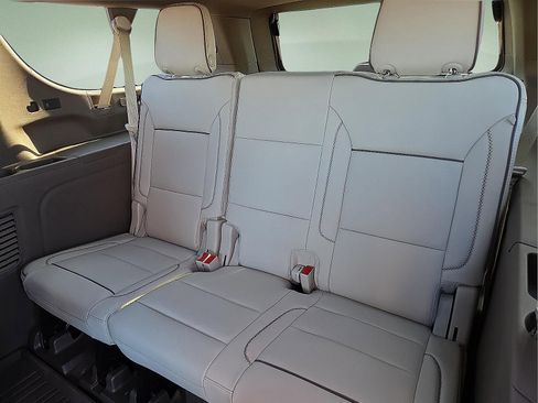 New 2026 GMC Yukon XL Denali w/ Sun & Power Step Package AWD/4WD image 10