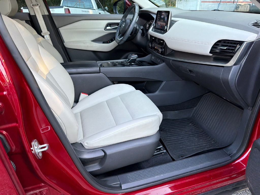 Used 2023 Nissan Rogue SV w/ SV Premium Package FWD image 13