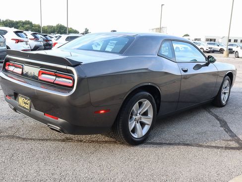 Used 2023 Dodge Challenger SXT image 4