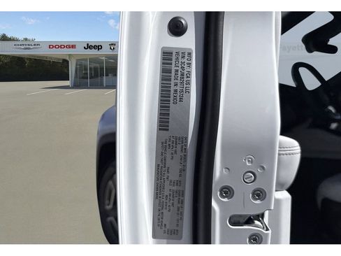 New 2026 Jeep Cherokee Limited AWD/4WD image 25