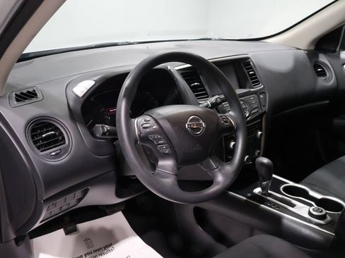 Used 2020 Nissan Pathfinder S image 14