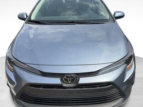 Used 2023 Toyota Corolla LE w/ LE Convenience Package image 3