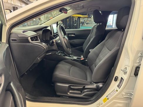 Used 2021 Toyota Corolla LE FWD image 14