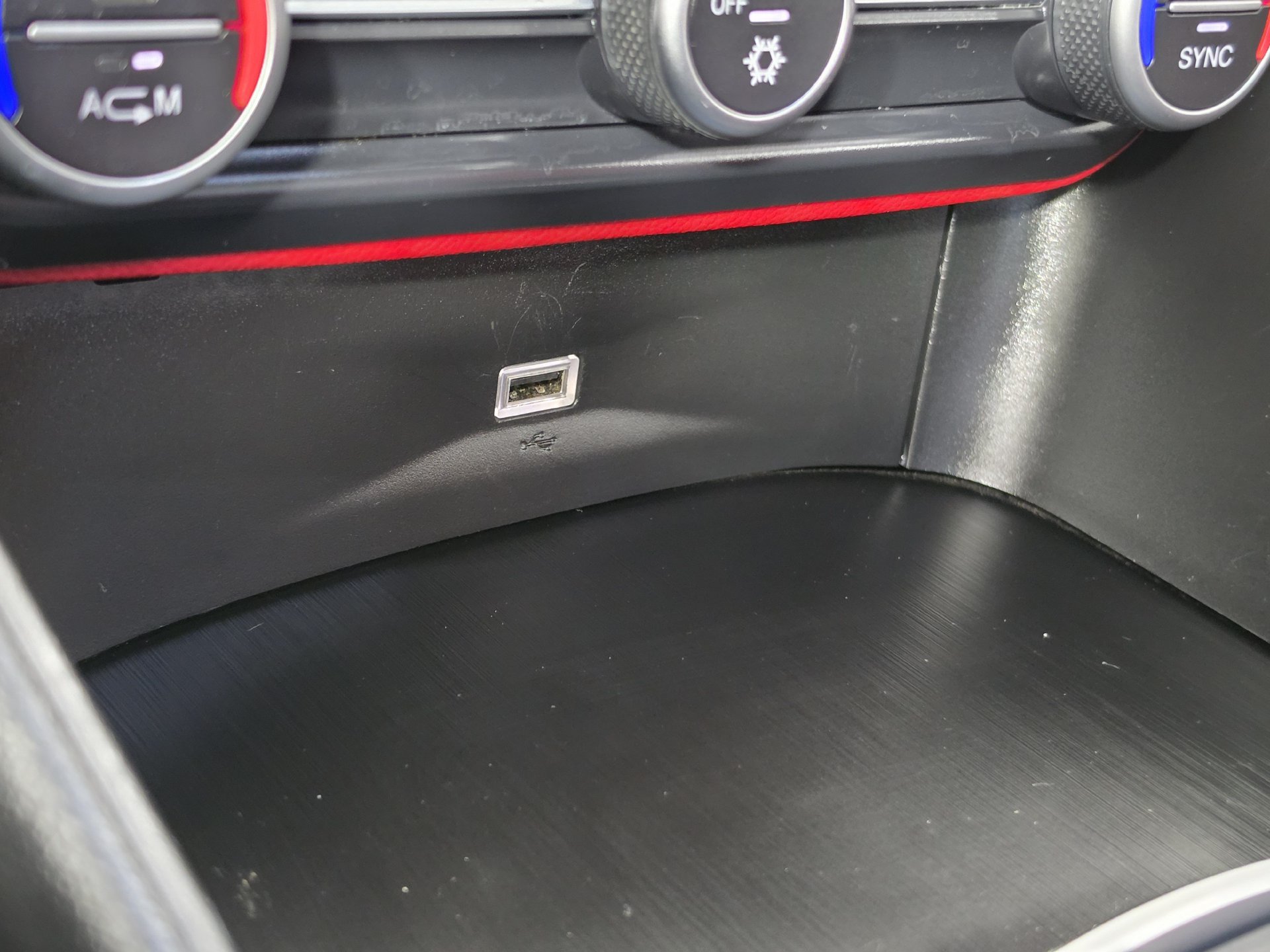 Used 2017 Alfa Romeo Giulia RWD image 18
