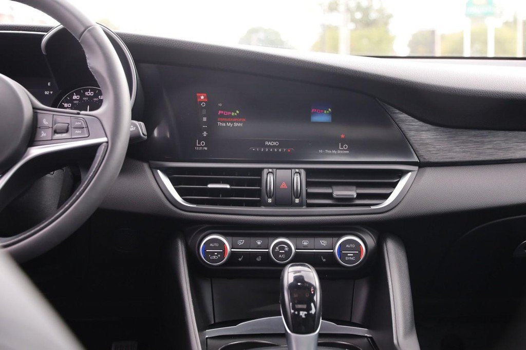 Used 2019 Alfa Romeo Giulia AWD image 24