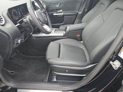 Used 2025 Mercedes-Benz GLA 250 4MATIC image 19