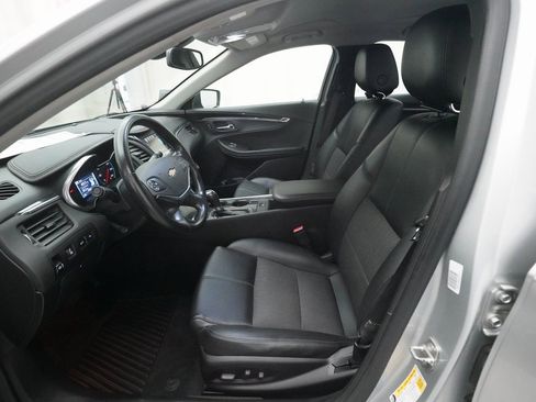 Used 2016 Chevrolet Impala LT w/ Convenience Package image 7