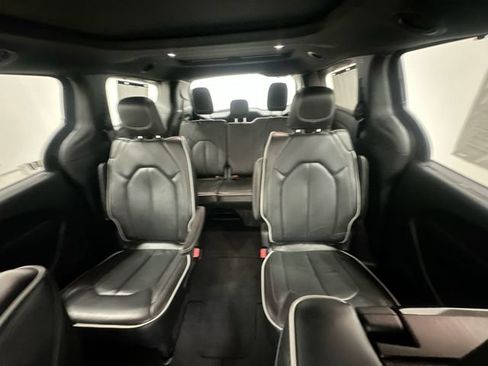 Used 2020 Chrysler Pacifica Limited w/ S Appearance Package FWD image 27