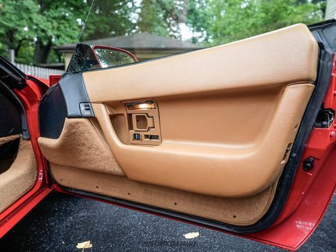 Used 1991 Chevrolet Corvette Coupe RWD image 32