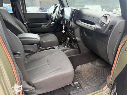 Used 2015 Jeep Wrangler Unlimited Sport w/ Quick Order Package 24S AWD/4WD image 16