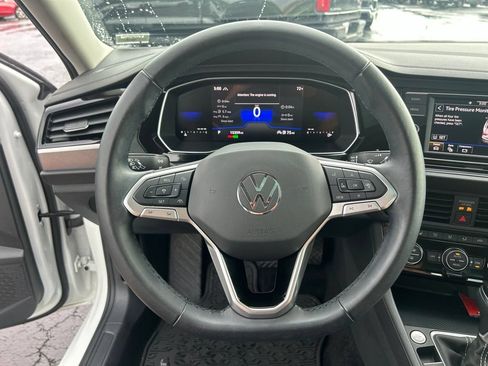 Used 2024 Volkswagen Jetta SE w/ Panoramic Sunroof Package FWD image 22