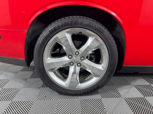 Used 2014 Dodge Challenger R/T RWD image 13