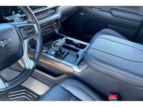 Used 2024 Chevrolet Silverado 1500 LT Trail Boss w/ LT Trail Boss Premium Package AWD/4WD image 19